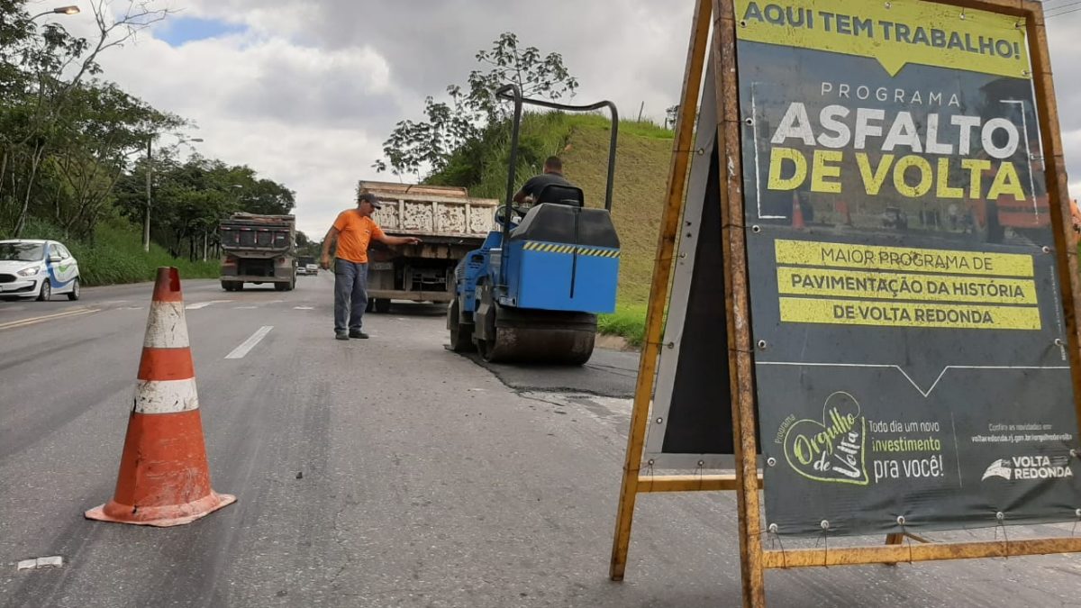 Volta Redonda inicia semana com manutenção e limpeza nos bairros