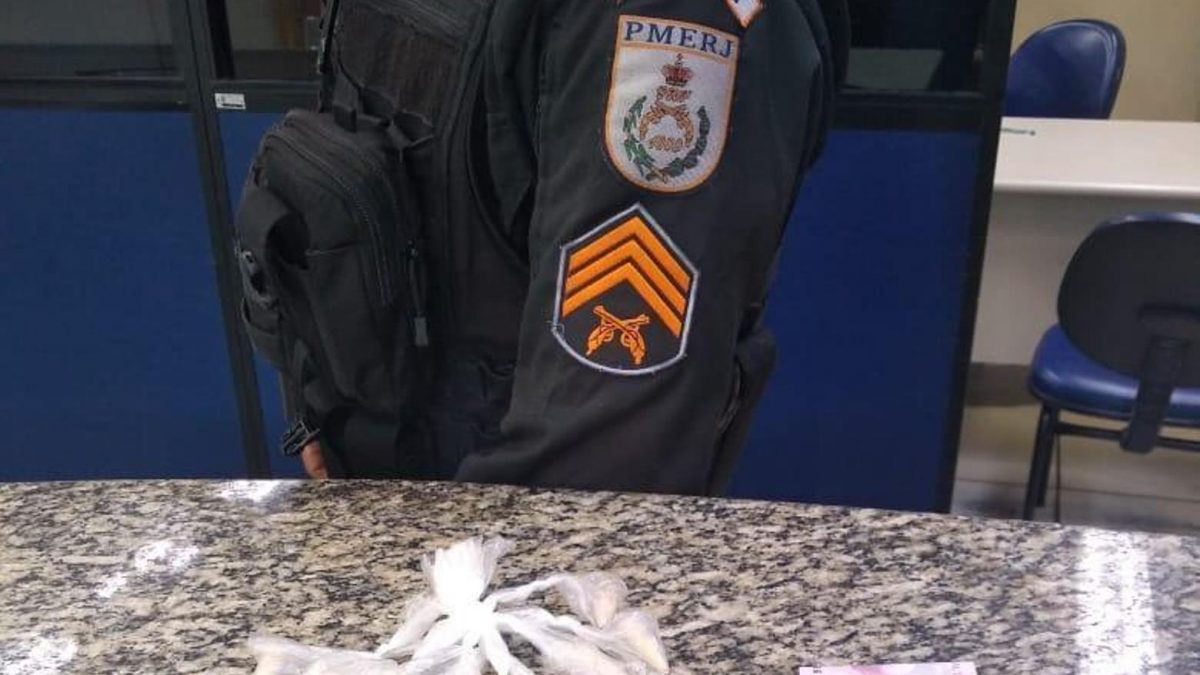 Polícia Militar prende suspeito com drogas na cueca em Barra Mansa